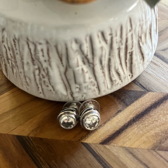 Jewelry - SILPADA 925 Sterling Silver Scroll Bezel Set Cubic Zirconia